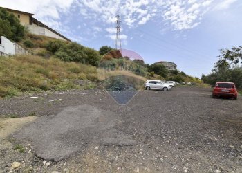 Vista delle montagne - Terreno edificabile Contrada Tiritì / Via Giuseppe Verdi
snc, Motta Sant'Anastasia - foto 2