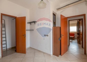 Hall / corridoio - Trilocale via volturno
 
4, Caltagirone - foto 5