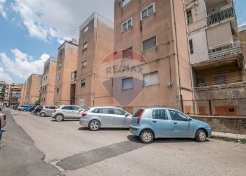 Edificio all\'aperto - Trilocale via volturno
 
4, Caltagirone - foto 20