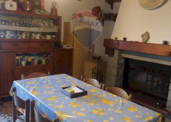 Sala da pranzo - Casa semi indipendente Via di Cameronci
 
11, Montemignaio - foto 6