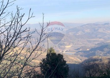 Vista delle montagne - Terreno agricolo Vocabolo Vallata Fratticiola Selvatica, Valfabbrica - foto 4