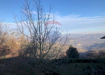 Vista delle montagne - Terreno agricolo Vocabolo Vallata Fratticiola Selvatica, Valfabbrica - foto 12