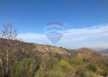Vista delle montagne - Terreno agricolo Vocabolo Vallata Fratticiola Selvatica, Valfabbrica - foto 17