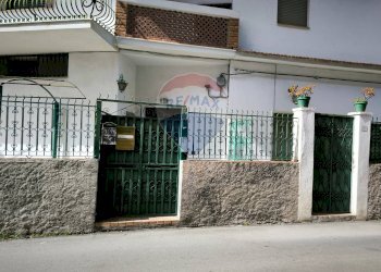 Edificio all\'aperto - Trilocale Via Marsala
 
8, Giardini-Naxos - foto 7