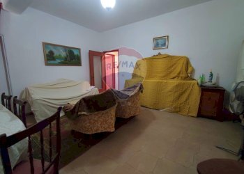 Sala da pranzo - Trilocale Via Marsala
 
8, Giardini-Naxos - foto 8