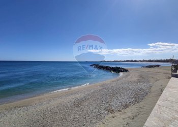 Vista dell\'acqua - Trilocale Via Marsala
 
8, Giardini-Naxos - foto 21