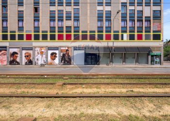 Edificio all\'aperto - Ufficio Piazza Santa Francesca Romana
 
3, Milano - foto 3