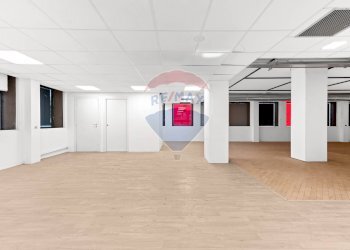 Parcheggio - Ufficio Piazza Santa Francesca Romana
 
3, Milano - foto 8