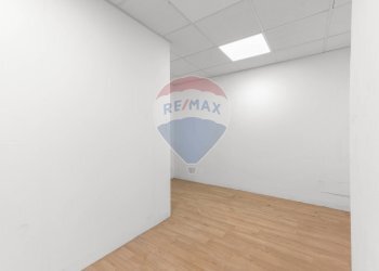 Stanza vuota - Ufficio Piazza Santa Francesca Romana
 
3, Milano - foto 27