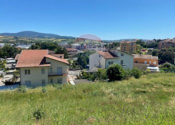 Casa all\'aperto - Terreno edificabile Ippolito Nievo, Osimo - foto 4