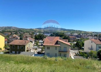 Casa all\'aperto - Terreno edificabile Ippolito Nievo, Osimo - foto 5