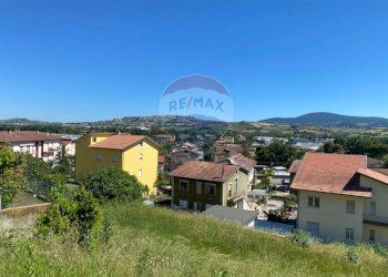 Casa all\'aperto - Terreno edificabile Ippolito Nievo, Osimo - foto 6