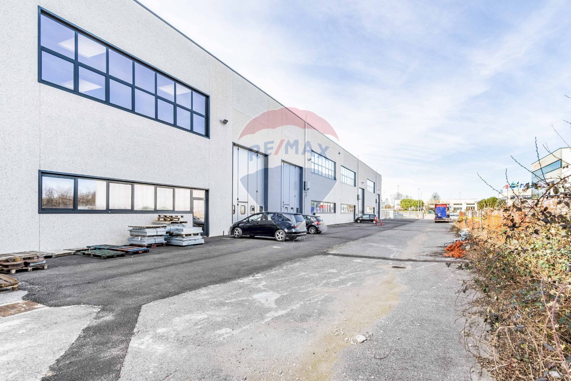 Edificio all\'aperto - Capannone Via Toscanini
 
8, Magnago - foto 2