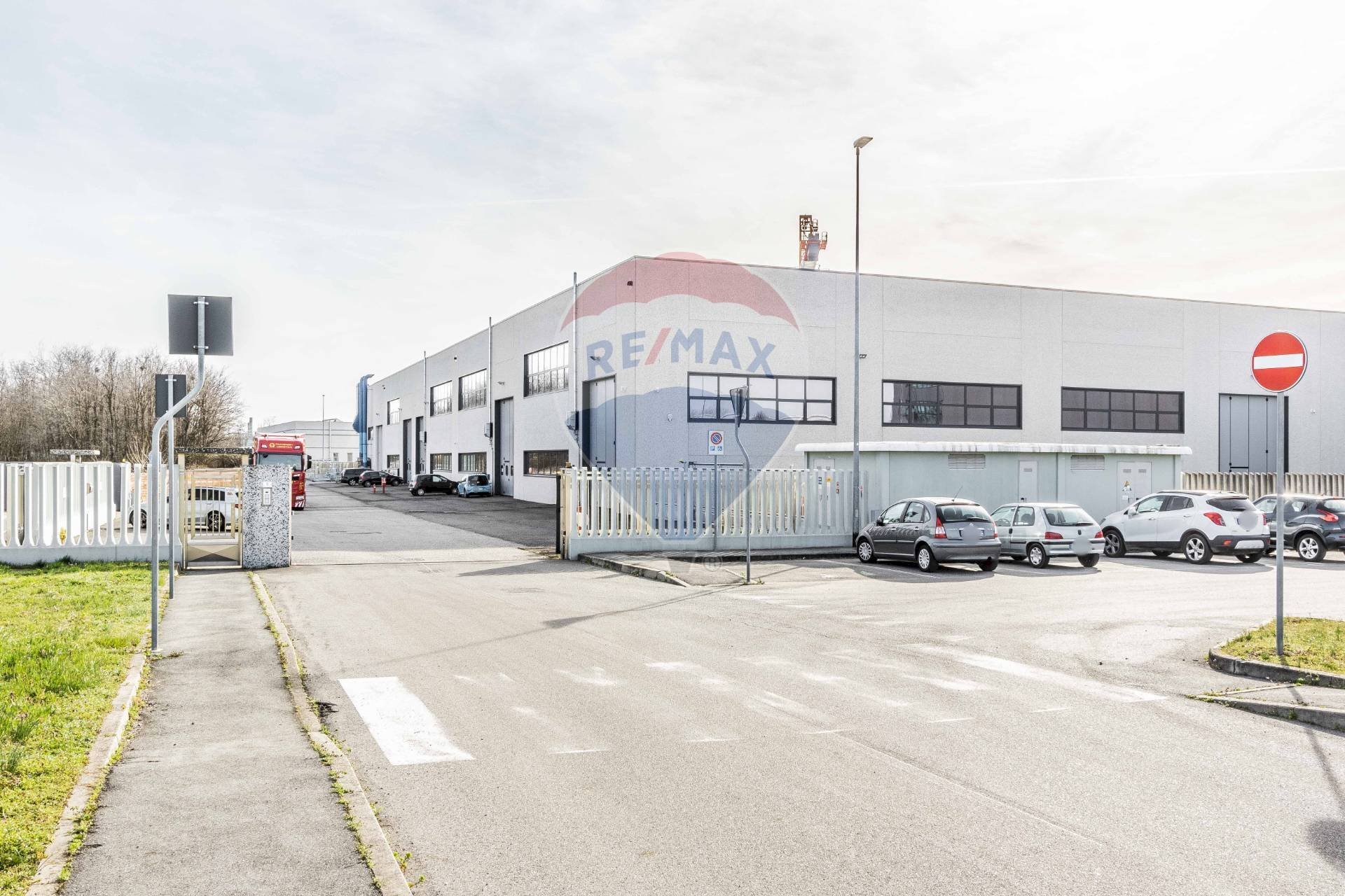 Edificio all\'aperto - Capannone Via Toscanini
 
8, Magnago - foto 1