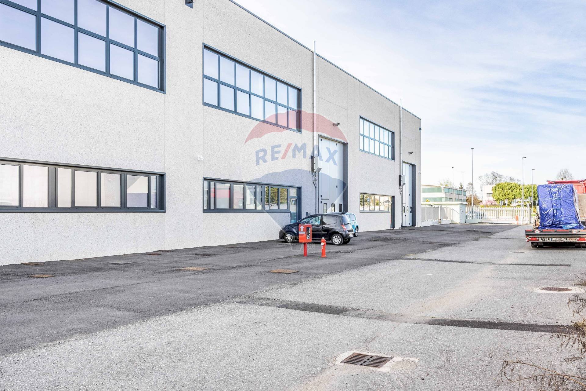 Edificio all\'aperto - Capannone Via Toscanini
 
8, Magnago - foto 1