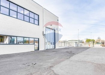 Terrazza - Capannone Via Toscanini
 
8, Magnago - foto 11