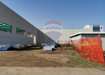 Giardino - Capannone Via Toscanini
 
8, Magnago - foto 10