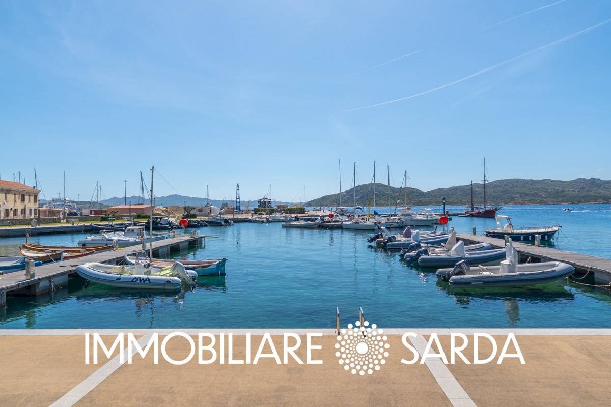 Foto 2 - Villa a Schiera Via giulio cesare
 
14, La Maddalena - foto 2