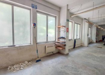 Interno non residenziale - Warehouse via Montello, Genova (neighborhood Marassi) - photo 11