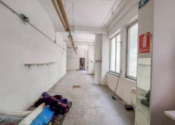 Interno non residenziale - Warehouse via Montello, Genova (neighborhood Marassi) - photo 3