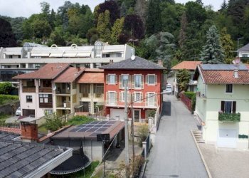 Facciata - Villa a Schiera via delle Mollie, 23, Biella - foto 4