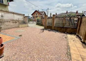 Cortile interno - Villa a Schiera via delle Mollie, 23, Biella - foto 7