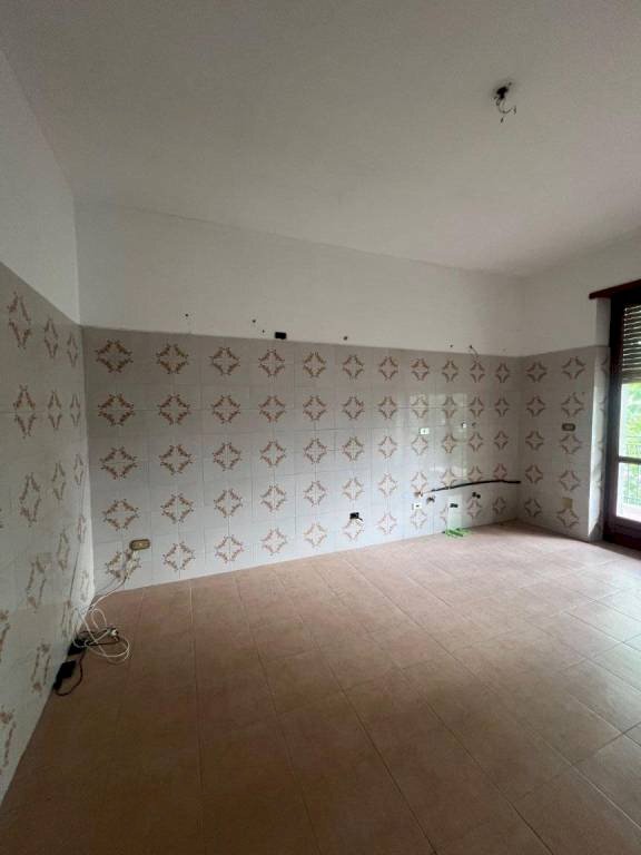 Cucina - Trilocale via Camillo Benso di Cavour, 4, Bagnolo Piemonte - foto 3