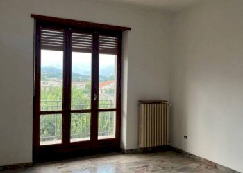 Camera da letto - Three-room apartment via Camillo Benso di Cavour, 4, Bagnolo Piemonte - photo 1