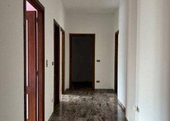 Corridoio - Three-room apartment via Camillo Benso di Cavour, 4, Bagnolo Piemonte - photo 7