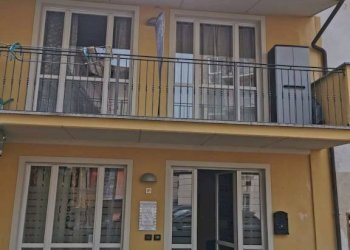 Facciata - Casa indipendente via A. Gioda, Mondovì - foto 1