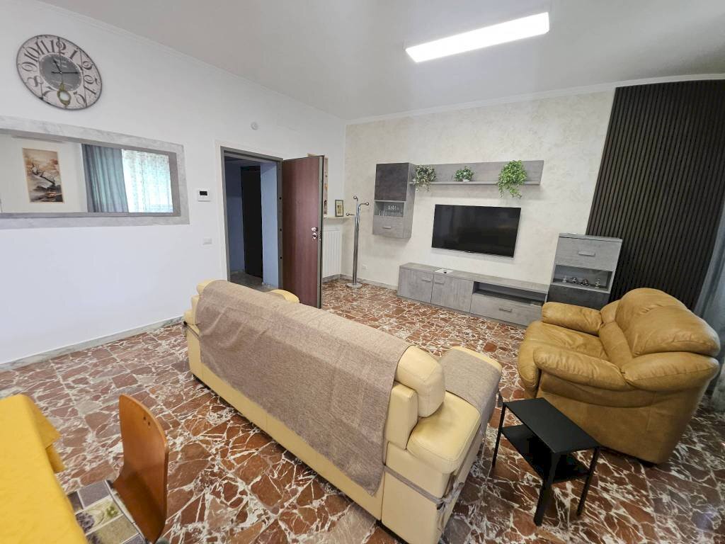 Salone - Two-room apartment via Giandomenico Coleti, Roma - photo 3