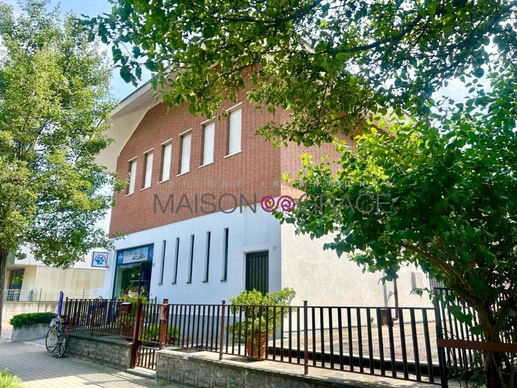 Facciata - Appartamento via Franco Centro, 3, Alba - foto 1