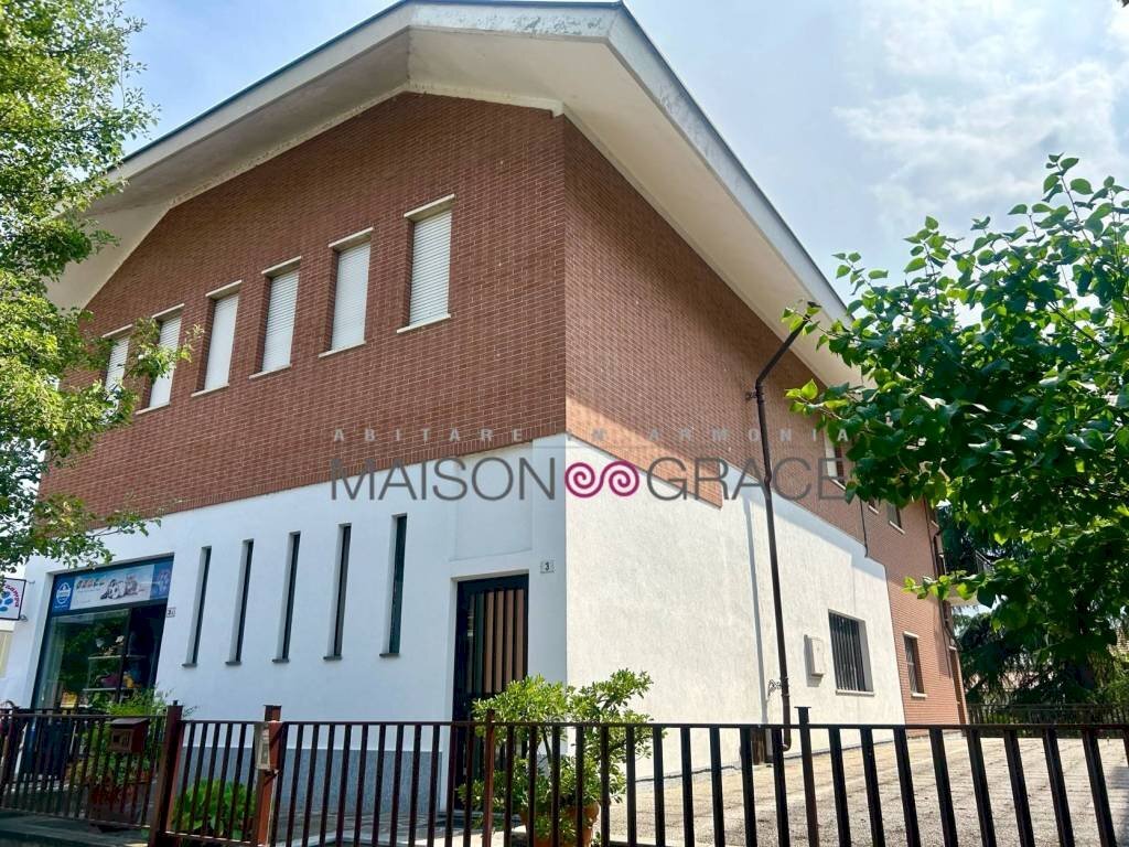 Facciata - Appartamento via Franco Centro, 3, Alba - foto 2