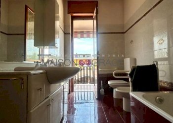 Bagno - Appartamento via Franco Centro, 3, Alba - foto 15