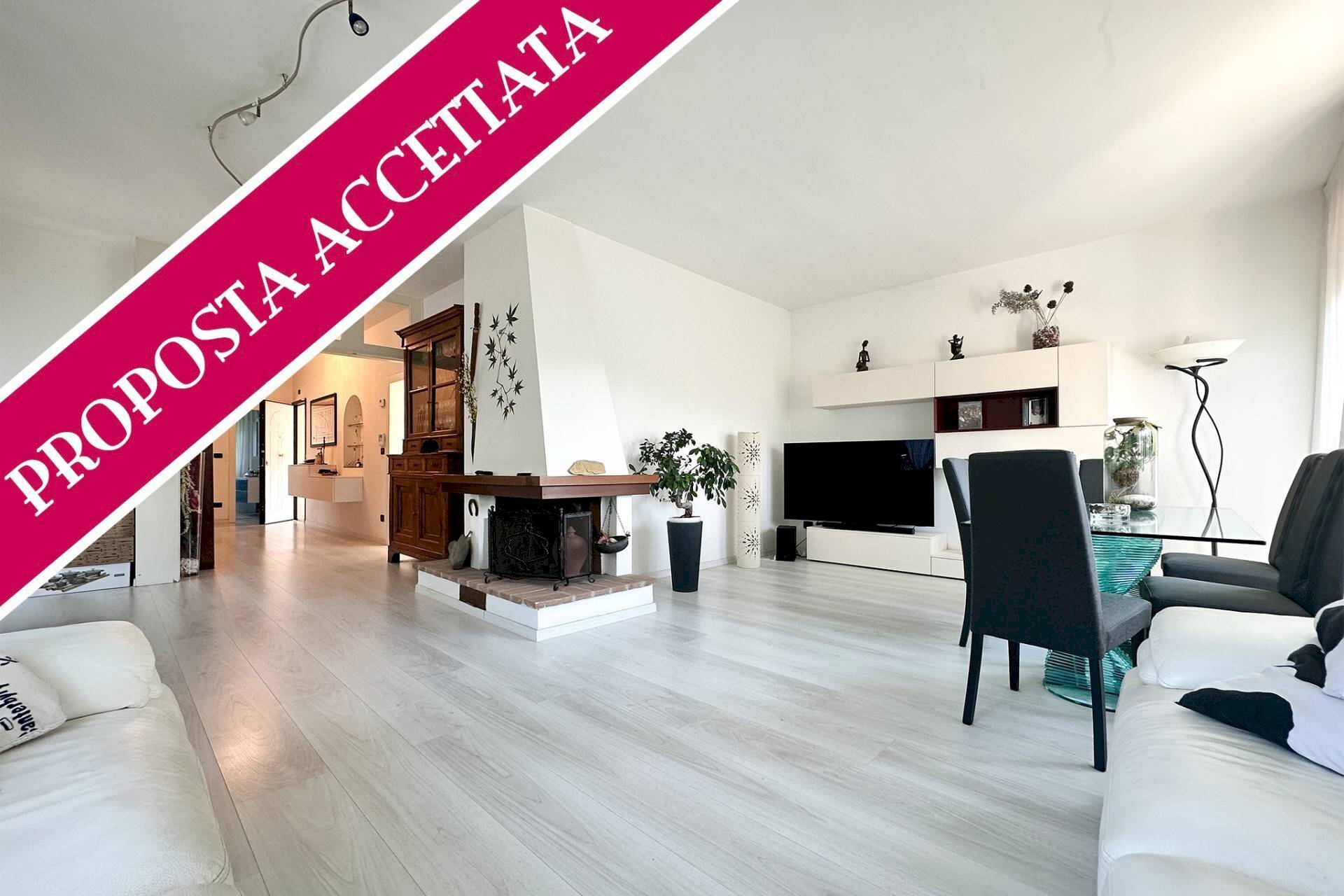 Foto 1 - Villa Bifamiliare Via Degli alberi
 
4, Pisa - foto 1