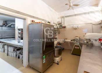 Foto 4 - Attività Commerciale Via del Faro
 
47, Fasano - foto 4