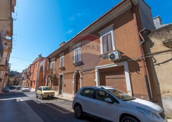 Edificio all\'aperto - Casa indipendente Via Vincenzo Gioberti
 
51/53/55, Grammichele - foto 6