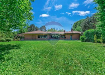 Casa all\'aperto - Villa via san francesco di assisi, Bregnano - foto 2