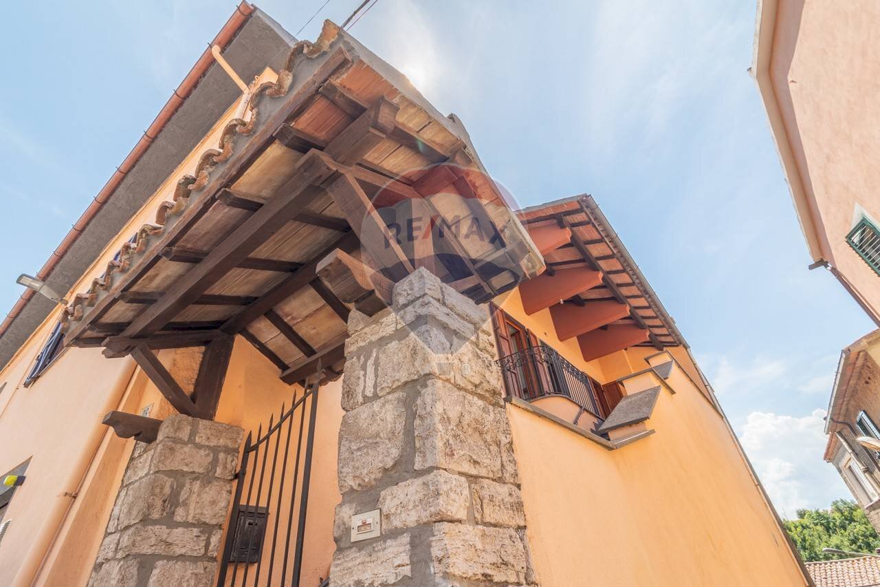 Edificio all\'aperto - Casa indipendente Via Roma
 
96, Ischia di Castro - foto 2