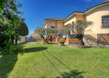 Foto 1 - Villa via del pirò
 
3, Cairate - foto 1