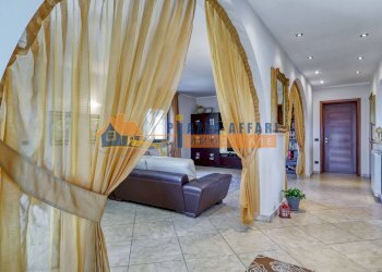 Foto 12 - Villa via C. Battisti, Carnago - foto 12