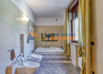 Foto 21 - Villa via C. Battisti, Carnago - foto 21