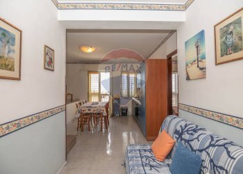 Sala da pranzo - Appartamento Via Serravalle
 
16, Scicli - foto 25