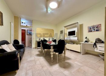 Sala da pranzo - Quadrilocale Via Sallustio
 
32, Martina Franca - foto 2