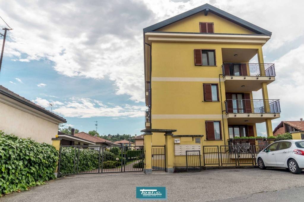 Facciata - Appartamento via Vecchia, 5, Borgomanero - foto 3