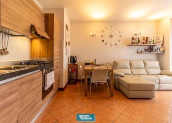 Cucina - Appartamento via Vecchia, 5, Borgomanero - foto 6