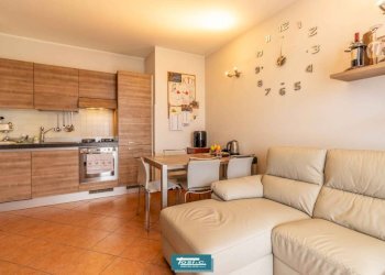 Cucina - Appartamento via Vecchia, 5, Borgomanero - foto 12