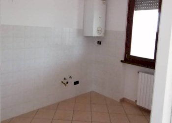 Cucina - Trilocale strada Quistello, Roverbella - foto 5