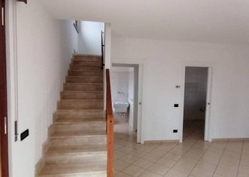 Scala - Trilocale strada Quistello, Roverbella - foto 2