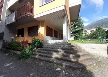 Facciata - Shop via Brigata Alpina Orobica, 27, Sondrio - photo 6